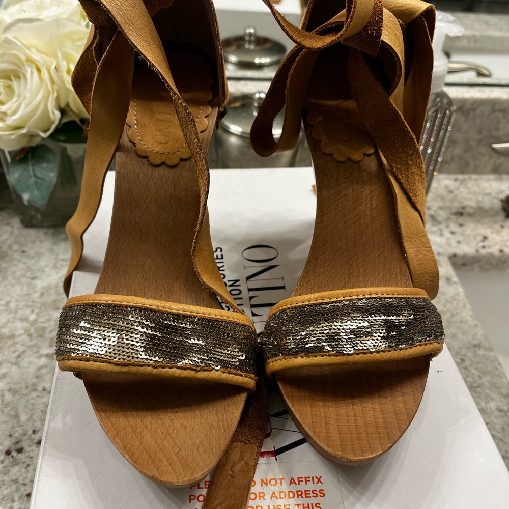 Beautiful Red Collection Valentino High heel wooden platforms